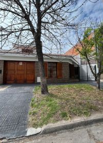 Casa en Venta - Benvenuto y Zanni